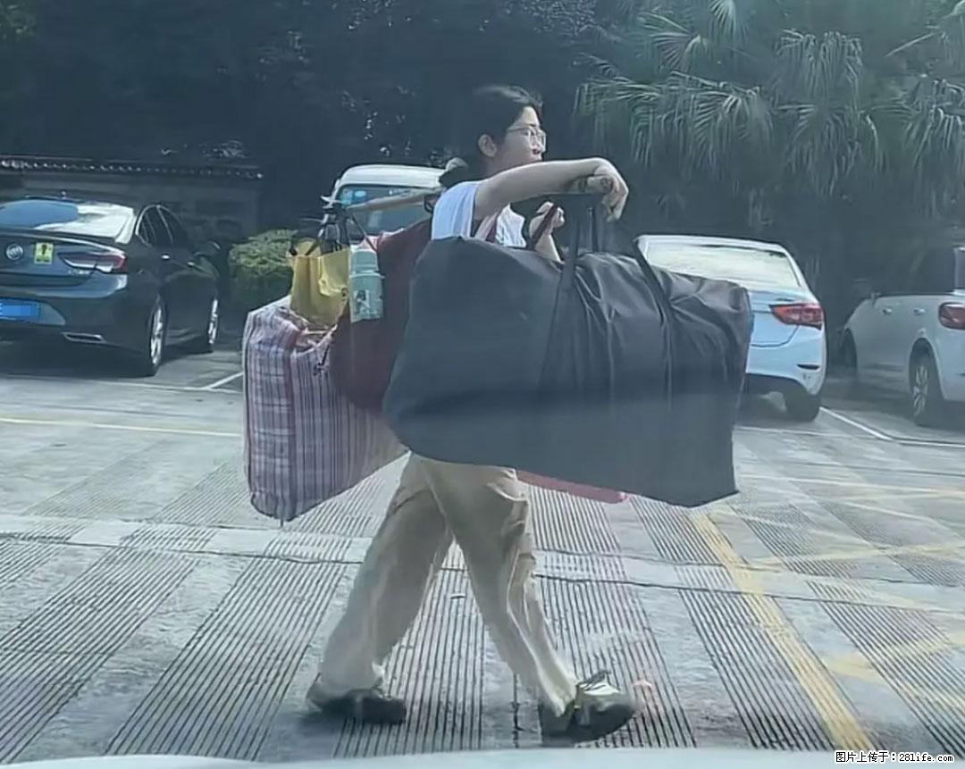 全网追的“扁担女孩”，找了一份暑假工，时薪12元 - 阿坝生活资讯 - 阿坝28生活网 ab.28life.com