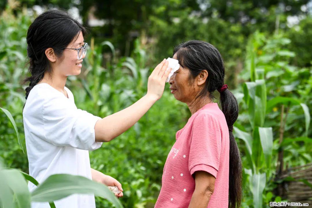 全网追的“扁担女孩”，找了一份暑假工，时薪12元 - 阿坝生活资讯 - 阿坝28生活网 ab.28life.com